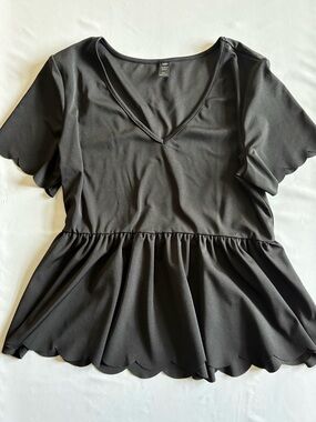 SHEIN Curve Scalloped Peplum Top